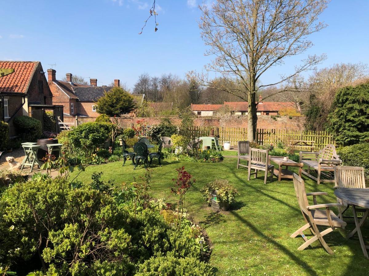 The Crown Inn Smallburgh 外观 照片