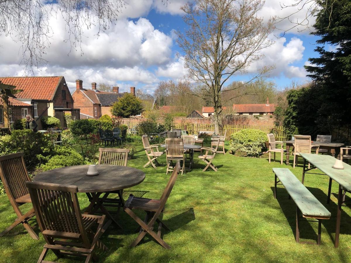 The Crown Inn Smallburgh 外观 照片