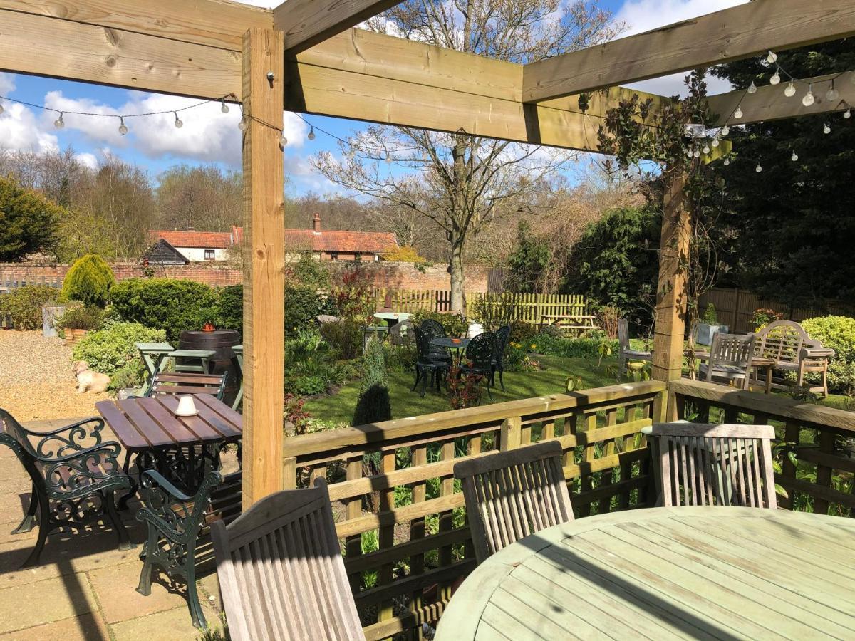 The Crown Inn Smallburgh 外观 照片