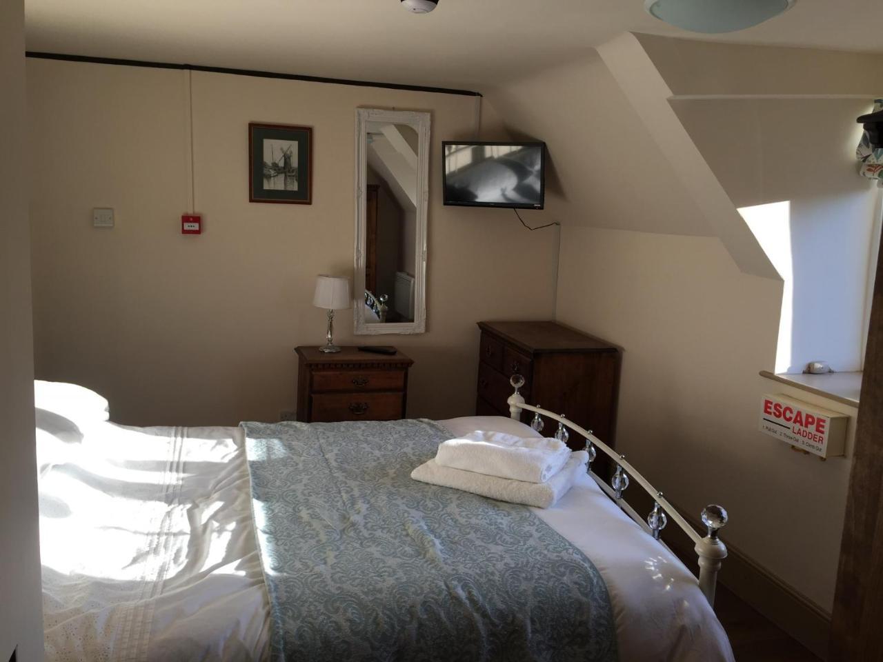 The Crown Inn Smallburgh 外观 照片